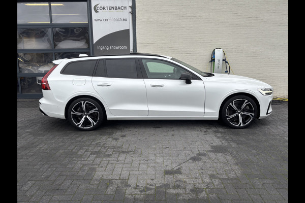 Volvo V60 2.0 T8 Plug-in hybrid AWD Ultimate Dark | Zwenkbare trekhaak | Panoramadak | Stoelmassage + verkoeling | Memory | Head-up |
