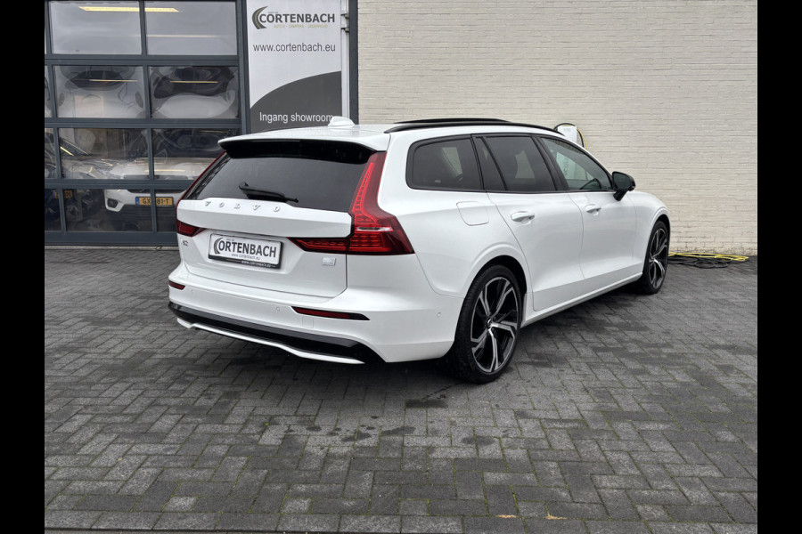 Volvo V60 2.0 T8 Plug-in hybrid AWD Ultimate Dark | Zwenkbare trekhaak | Panoramadak | Stoelmassage + verkoeling | Memory | Head-up |