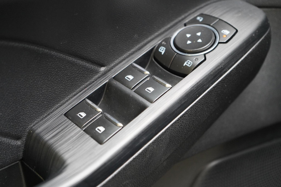 Ford Kuga 2.5 PHEV Titanium | SoH 96% | Panoramadak | Carplay | Stoelverwarming | Keyless | Lm velgen