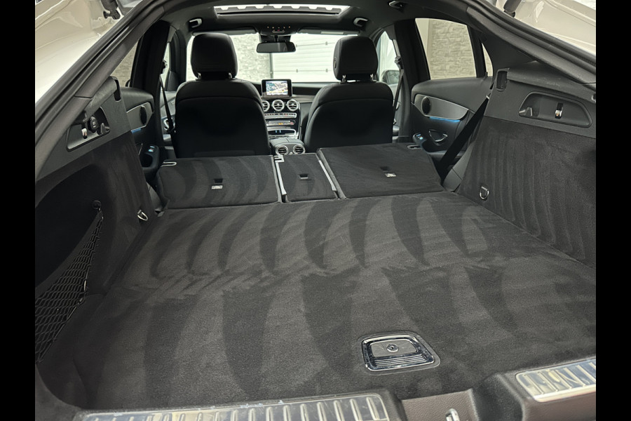 Mercedes-Benz GLC Coupé 250 4MATIC AMG-Line | Panorama | Trekhaak | 21 Inch | Night-Pakket | Carplay | Achteruitrij-Camera | Sound-Upgrade | Stoelverwarming | Full-LED | Navigatie |