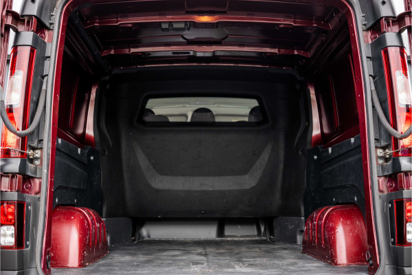 Renault Trafic 2.0 dCi 150 L2H1 | Automaat | 5-Zits | 150 PK | Camera | Cruise | Navi | Airco
