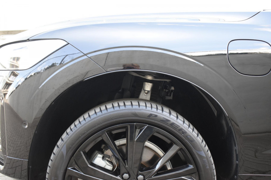 Volvo XC60 T6 350PK Plug-in hybrid AWD Ultra Black Edition / Luchtvering / Bowers & Wilkins / Adaptive Cruise control / Head-up Display / Elektrische stoelen met geheugen / Massagefunctie voorstoelen / Stoelverwarming V+A / Stoelventilatie / Stuurverwarming / 360 Camera /