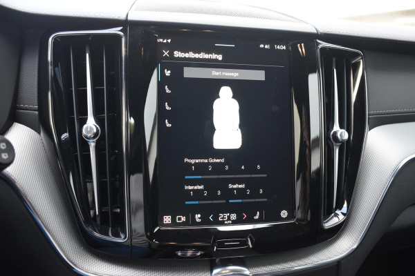 Volvo XC60 T6 350PK Plug-in hybrid AWD Ultra Black Edition / Luchtvering / Bowers & Wilkins / Adaptive Cruise control / Head-up Display / Elektrische stoelen met geheugen / Massagefunctie voorstoelen / Stoelverwarming V+A / Stoelventilatie / Stuurverwarming / 360 Camera /