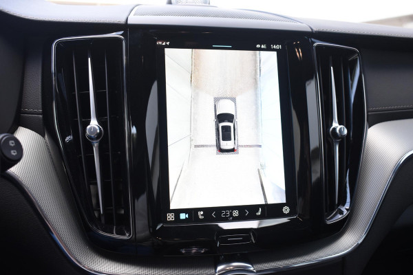 Volvo XC60 T6 350PK Plug-in hybrid AWD Ultra Black Edition / Luchtvering / Bowers & Wilkins / Adaptive Cruise control / Head-up Display / Elektrische stoelen met geheugen / Massagefunctie voorstoelen / Stoelverwarming V+A / Stoelventilatie / Stuurverwarming / 360 Camera /