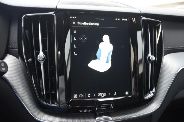 Volvo XC60 T6 350PK Plug-in hybrid AWD Ultra Black Edition / Luchtvering / Bowers & Wilkins / Adaptive Cruise control / Head-up Display / Elektrische stoelen met geheugen / Massagefunctie voorstoelen / Stoelverwarming V+A / Stoelventilatie / Stuurverwarming / 360 Camera /
