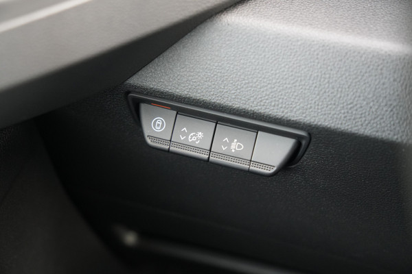 Renault Master E-Tech T35 L2H2 Advance Long Range 87 kWh 143pk - Navi - Camera - Betimmering - Laadmogelijkheid 22kW AC 150kW DC - Rijklaar