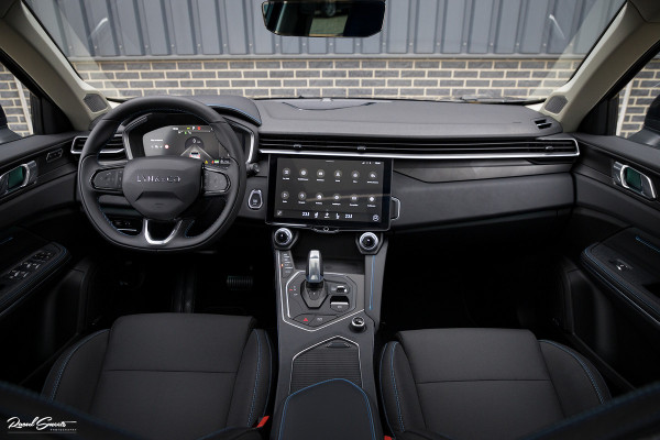 Lynk & Co 01 1.5 | ALL-IN PRIJZEN – inclusief onderhoud, originele Lynk & Co software-update en 1 jaar BOVAG-garantie | Afn. trekhaak | Adaptieve cruise | Panoramadak | Blis | Memory |