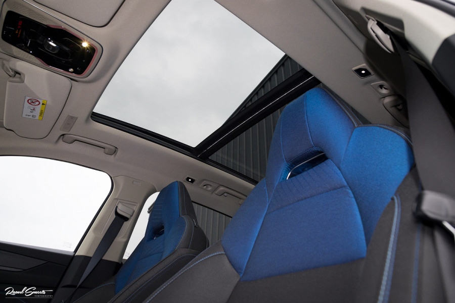 Lynk & Co 01 1.5 | ALL-IN PRIJZEN – inclusief onderhoud, originele Lynk & Co software-update en 1 jaar BOVAG-garantie | Afn. trekhaak | Adaptieve cruise | Panoramadak | Blis | Memory |