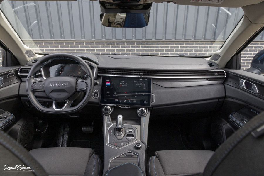 Lynk & Co 01 1.5 | ALL-IN PRIJZEN – inclusief onderhoud, originele Lynk & Co software-update en 1 jaar BOVAG-garantie | Adaptieve cruise | Panoramadak | Blis | Memory |