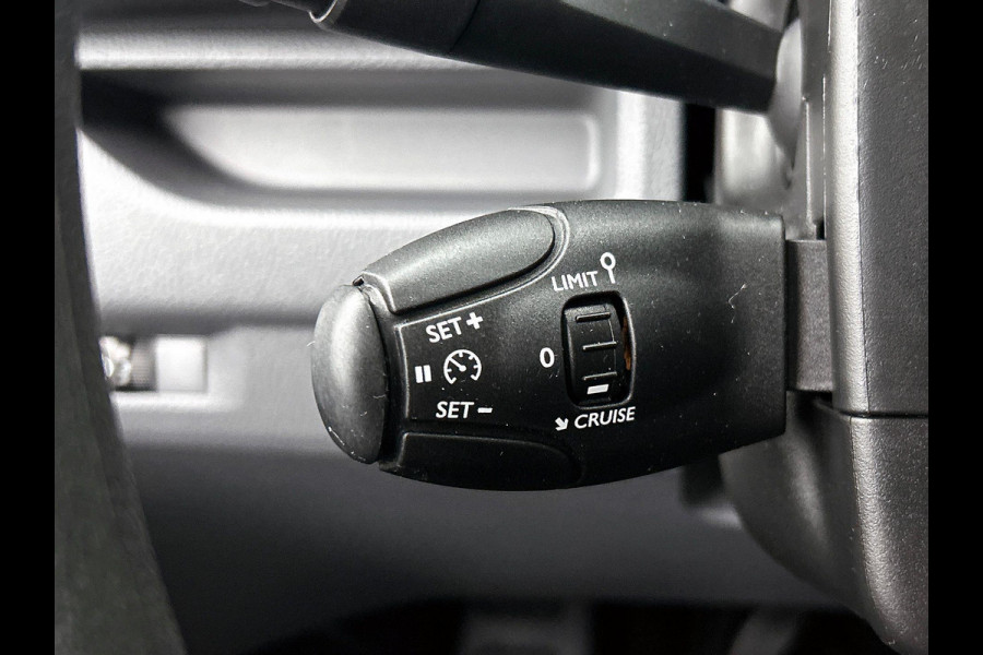 Opel Vivaro Combi 1.5 CDTI L3H1 9persoons PERSONENBUS Prijs is incl. BTW/BPM Navigatie Apple Carplay/ Android Auto Airco Cruise control Radio Parkeersensoren