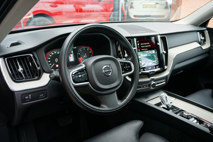Volvo XC60 2.0 B5 Inscription + PANORAMA / 360 CAMERA / LEDER / TREKHAAK /