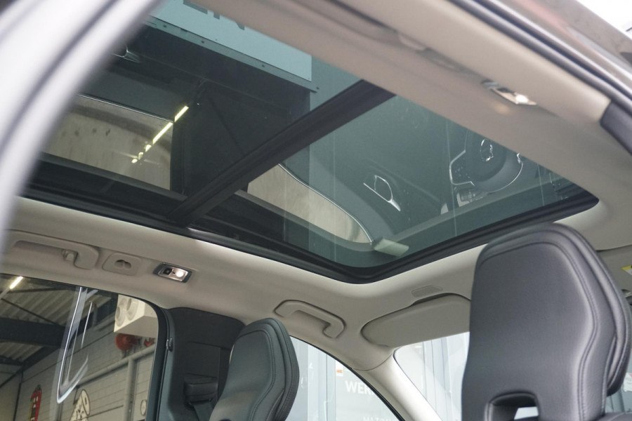 Volvo XC60 2.0 B5 Inscription + PANORAMA / 360 CAMERA / LEDER / TREKHAAK /