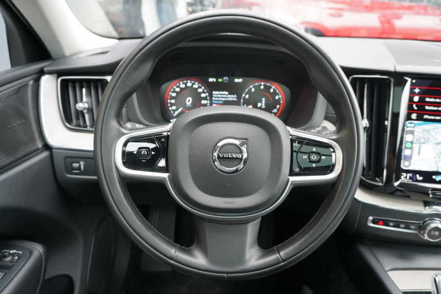 Volvo XC60 2.0 B5 Inscription + PANORAMA / 360 CAMERA / LEDER / TREKHAAK /
