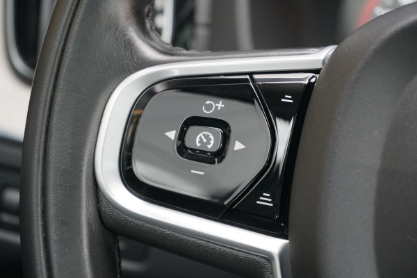 Volvo XC60 2.0 B5 Inscription + PANORAMA / 360 CAMERA / LEDER / TREKHAAK /