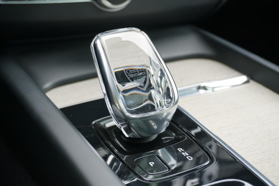 Volvo XC60 2.0 B5 Inscription + PANORAMA / 360 CAMERA / LEDER / TREKHAAK /