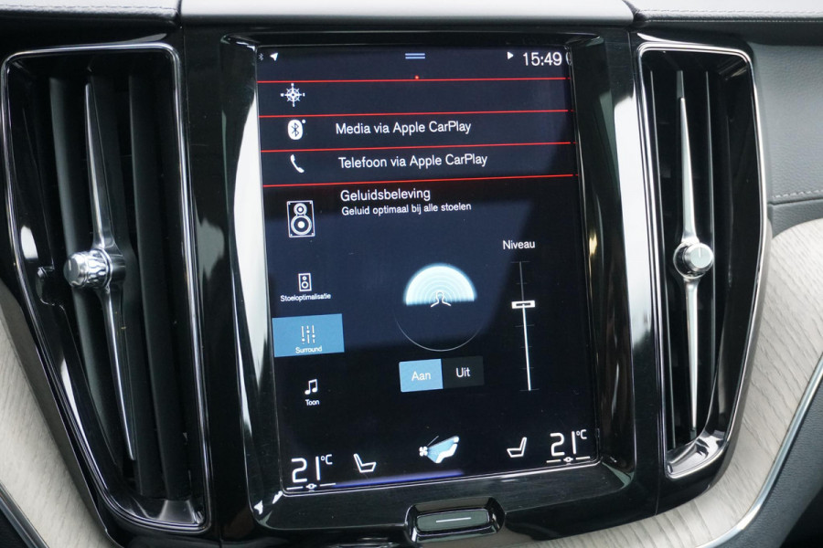 Volvo XC60 2.0 B5 Inscription + PANORAMA / 360 CAMERA / LEDER / TREKHAAK /