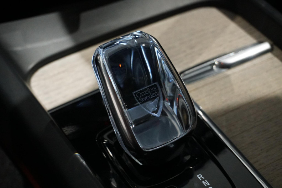 Volvo XC60 2.0 B5 Inscription + PANORAMA / 360 CAMERA / LEDER / TREKHAAK /