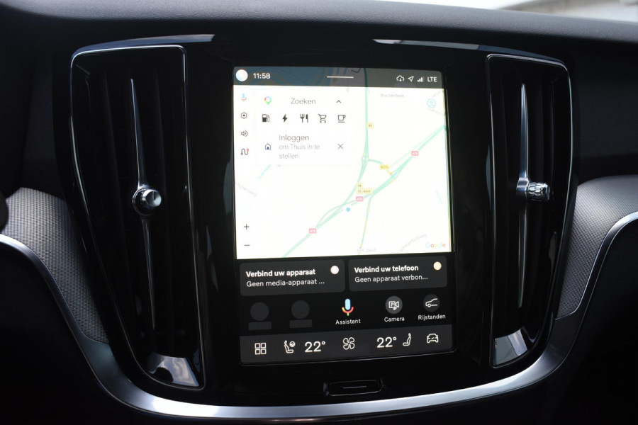 Volvo V60 T6 350PK Plug-in hybrid AWD Plus Dark / Adaptive Cruise Control / 360 Camera / Harman Kardon / Stoel- en stuurverwarming / Stoelverwarming achter / Trekhaak elektrisch wegklapbaar / Elektrische stoelen met geheugen