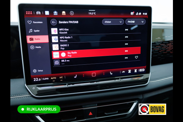 Volkswagen Tiguan 1.5 eHybrid Elegance | Elec. trekhaak | HUD | Pano dak | Stoel- stuur- & achterbankverw. | IQ Led | Adap. Cruise | Massagestoelen, Sfeerverlichting, Navigatie, App. connect, Spraakbediening, 19"LMV, Cipressino Green Metallic