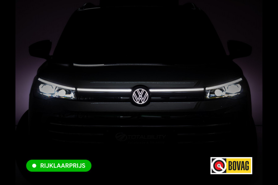 Volkswagen Tiguan 1.5 eHybrid Elegance | Elec. trekhaak | HUD | Pano dak | Stoel- stuur- & achterbankverw. | IQ Led | Adap. Cruise | Massagestoelen, Sfeerverlichting, Navigatie, App. connect, Spraakbediening, 19"LMV, Cipressino Green Metallic