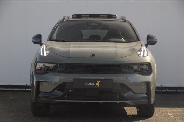 Lynk & Co 01 276PK Automaat More Trekhaak / Adaptive cruise control / Leren bekleding / Elektrisch verstelbare stoelen / Schuif- kanteldak / Stoel- en stuurverwarming / Parkeersensoren V+A / 360 Graden Camera / Elektrische achterklep / 20" lichtmetalen velgen