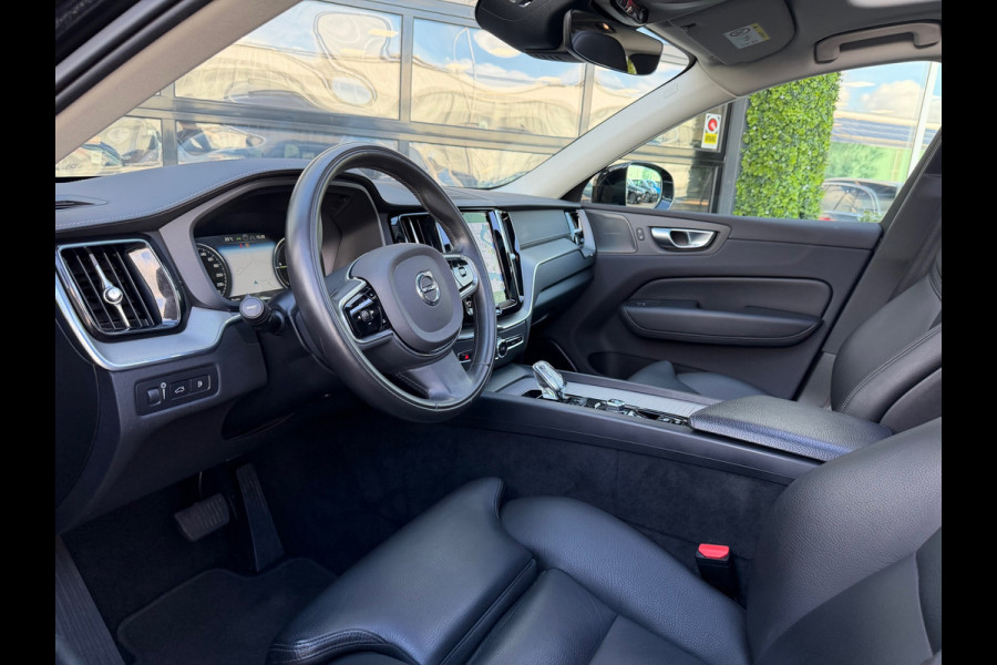 Volvo XC60 2.0 Recharge T6 AWD Inscription | Pano | Surround View | Trekhaak | Dealer Ond.