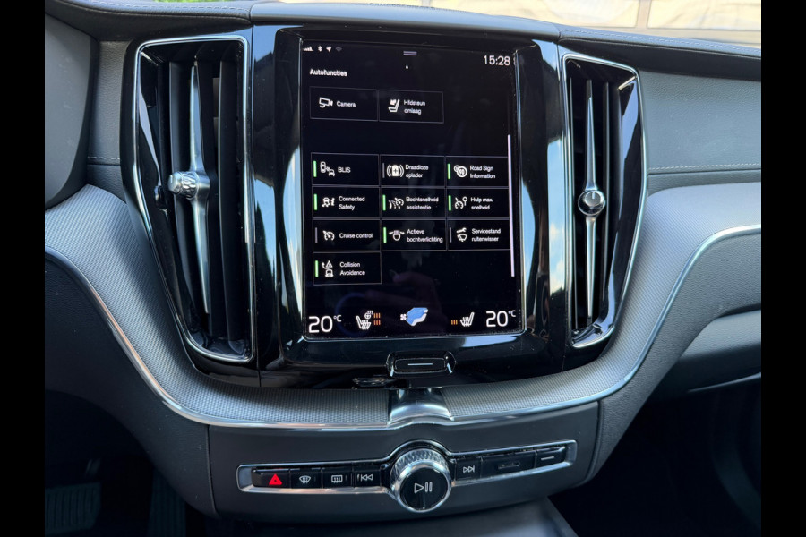 Volvo XC60 2.0 Recharge T6 AWD Inscription | Pano | Surround View | Trekhaak | Dealer Ond.