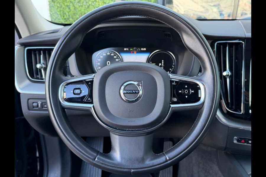Volvo XC60 2.0 Recharge T6 AWD Inscription | Pano | Surround View | Trekhaak | Dealer Ond.