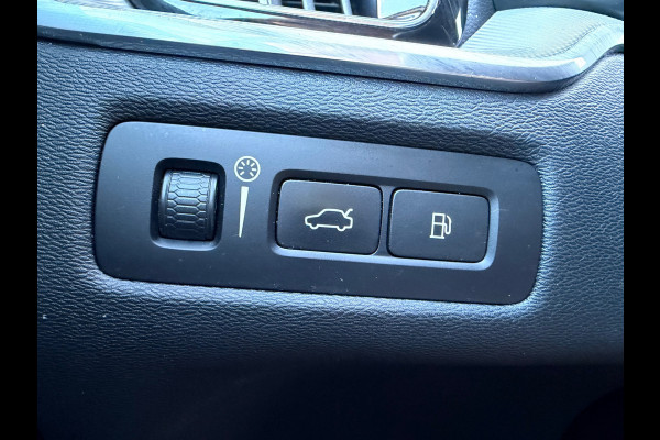 Volvo XC60 2.0 Recharge T6 AWD Inscription | Pano | Surround View | Trekhaak | Dealer Ond.