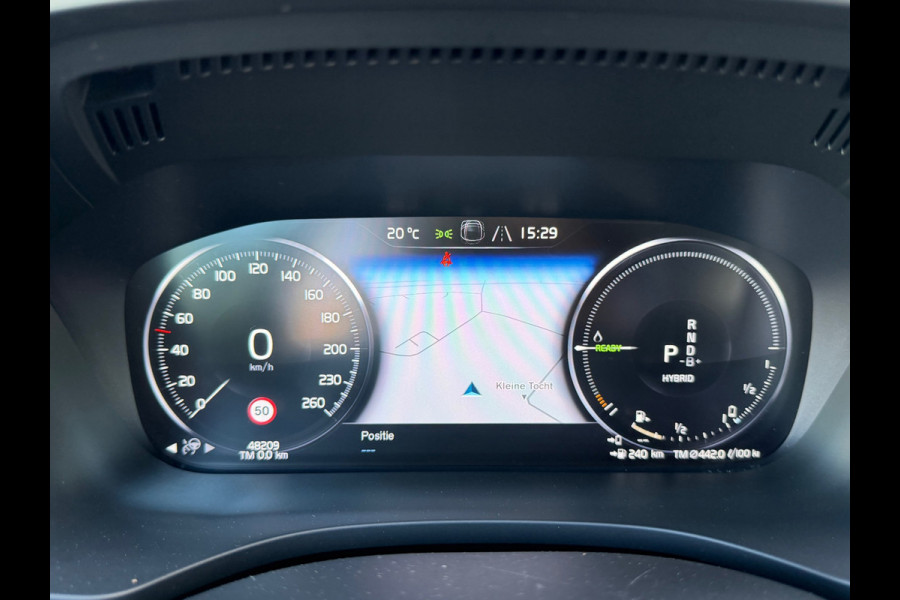 Volvo XC60 2.0 Recharge T6 AWD Inscription | Pano | Surround View | Trekhaak | Dealer Ond.