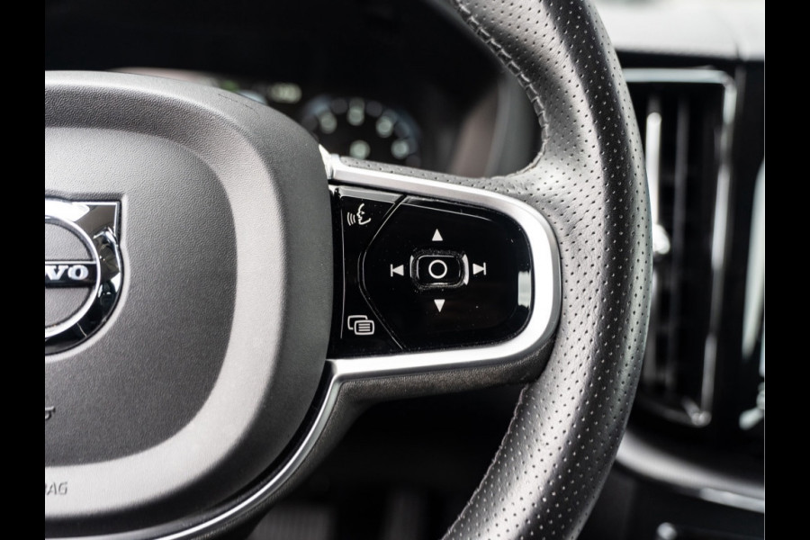 Volvo XC60 2.0 Recharge T6 AWD Inscription | Pano | Surround View | Trekhaak | Dealer Ond.
