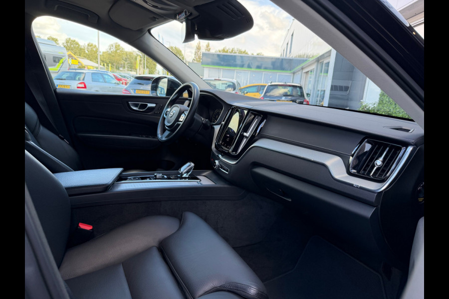 Volvo XC60 2.0 Recharge T6 AWD Inscription | Pano | Surround View | Trekhaak | Dealer Ond.