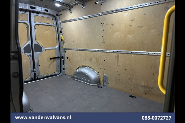 Volkswagen Crafter 2.0 TDI 177pk L3H3 L2H2 Euro6 Airco | Camera | Apple Carplay | Stoelverwarming Android Auto, Bijrijdersbank