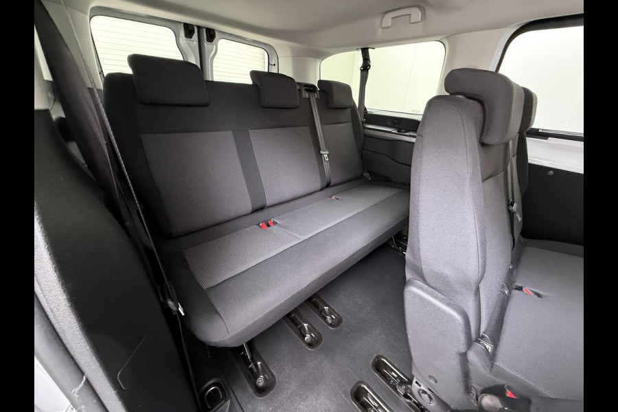 Peugeot e-Expert Long 75 kWh L3 VAN:42.900,- VOOR:39.877,- UW HERFSTVOORDEEL:3.023,- 9pl | SOH 95% | CAMERA | NAVIGATIE | BTW VERREKENBAAR | LED | CLIMA | FABRIEKSGARANTIE TOT 11-2027 | ALL-IN PRIJS
