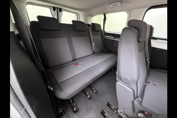 Peugeot e-Expert Long 75 kWh L3 VAN:42.900,- VOOR:39.877,- UW HERFSTVOORDEEL:3.023,- 9pl | SOH 95% | CAMERA | NAVIGATIE | BTW VERREKENBAAR | LED | CLIMA | FABRIEKSGARANTIE TOT 11-2027 | ALL-IN PRIJS