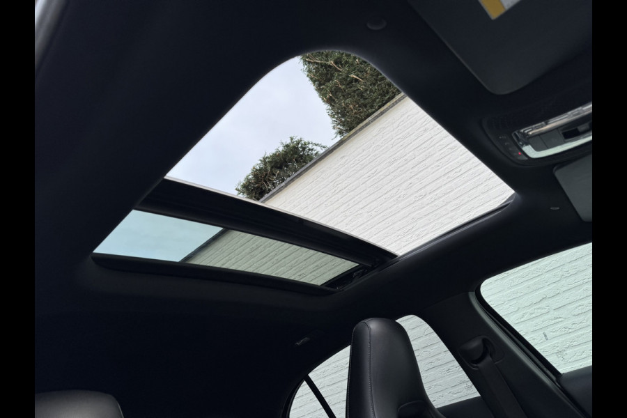 Mercedes-Benz A-Klasse 200 Business Solution AMG Line Pano Cilma Navi Carplay Stoelverw. OEM-sfeerverlichting Digitaaldash