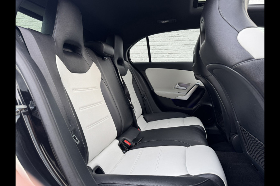 Mercedes-Benz A-Klasse 200 Business Solution AMG Line Pano Cilma Navi Carplay Stoelverw. OEM-sfeerverlichting Digitaaldash