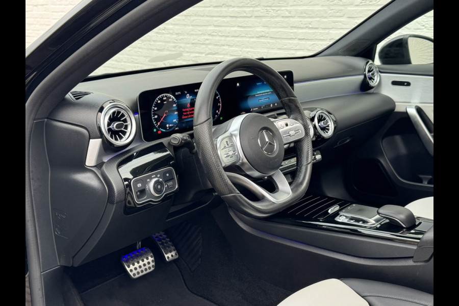 Mercedes-Benz A-Klasse 200 Business Solution AMG Line Pano Cilma Navi Carplay Stoelverw. OEM-sfeerverlichting Digitaaldash