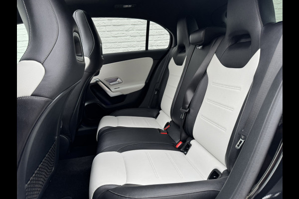 Mercedes-Benz A-Klasse 200 Business Solution AMG Line Pano Cilma Navi Carplay Stoelverw. OEM-sfeerverlichting Digitaaldash
