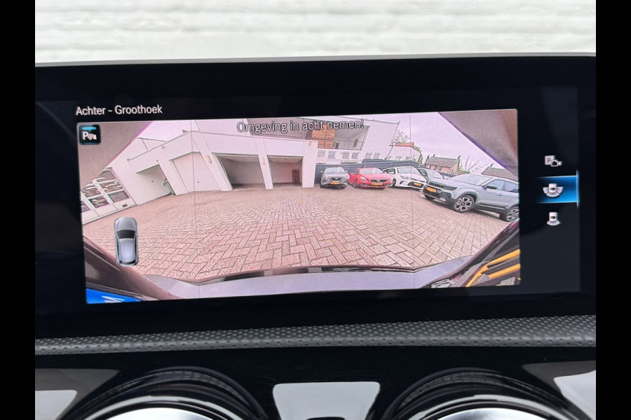 Mercedes-Benz A-Klasse 200 Business Solution AMG Line Pano Cilma Navi Carplay Stoelverw. OEM-sfeerverlichting Digitaaldash