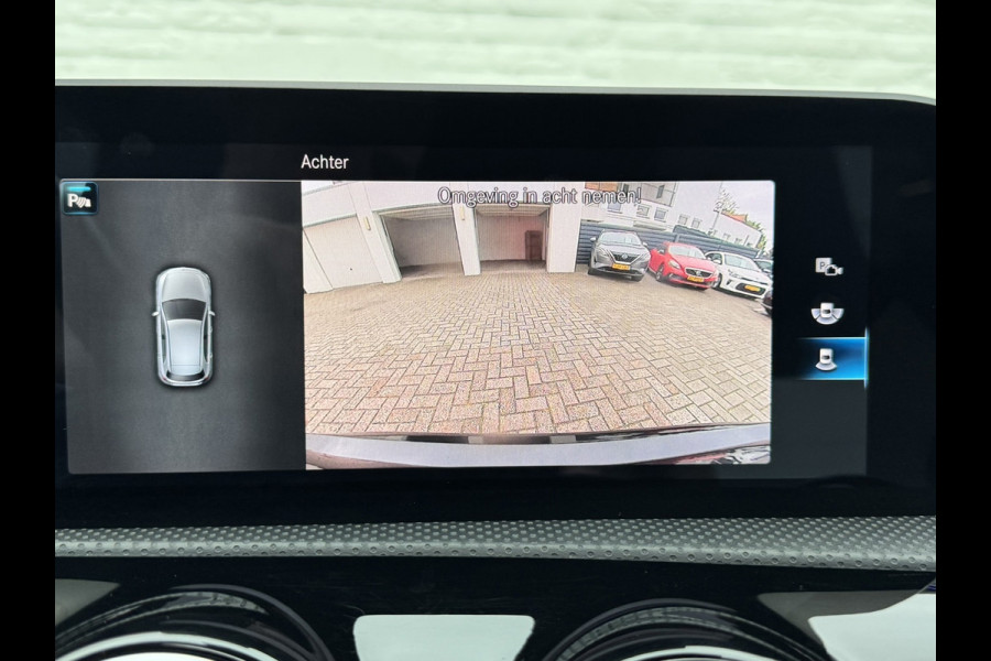 Mercedes-Benz A-Klasse 200 Business Solution AMG Line Pano Cilma Navi Carplay Stoelverw. OEM-sfeerverlichting Digitaaldash