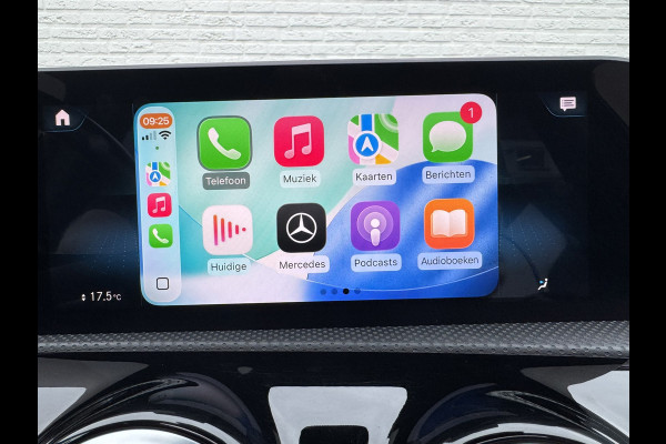 Mercedes-Benz A-Klasse 200 Business Solution AMG Line Pano Cilma Navi Carplay Stoelverw. OEM-sfeerverlichting Digitaaldash