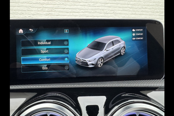 Mercedes-Benz A-Klasse 200 Business Solution AMG Line Pano Cilma Navi Carplay Stoelverw. OEM-sfeerverlichting Digitaaldash