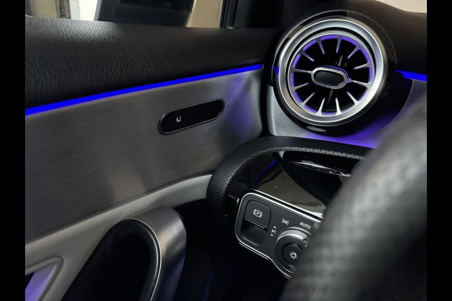 Mercedes-Benz A-Klasse 200 Business Solution AMG Line Pano Cilma Navi Carplay Stoelverw. OEM-sfeerverlichting Digitaaldash