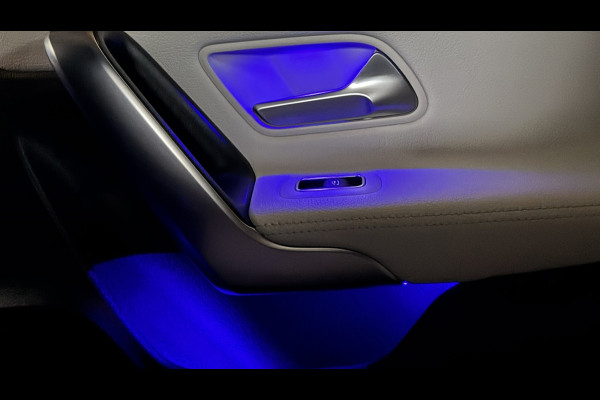 Mercedes-Benz A-Klasse 200 Business Solution AMG Line Pano Cilma Navi Carplay Stoelverw. OEM-sfeerverlichting Digitaaldash