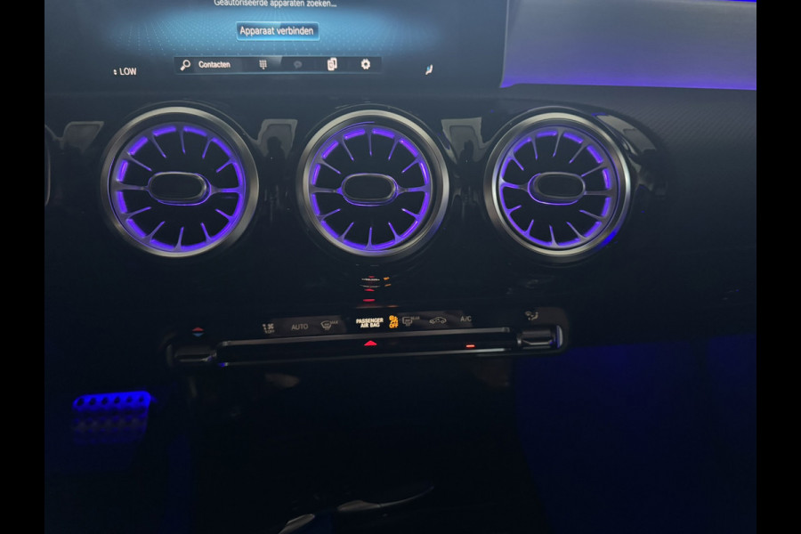 Mercedes-Benz A-Klasse 200 Business Solution AMG Line Pano Cilma Navi Carplay Stoelverw. OEM-sfeerverlichting Digitaaldash