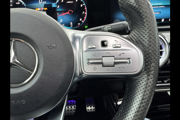 Mercedes-Benz A-Klasse 200 Business Solution AMG Line Pano Cilma Navi Carplay Stoelverw. OEM-sfeerverlichting Digitaaldash