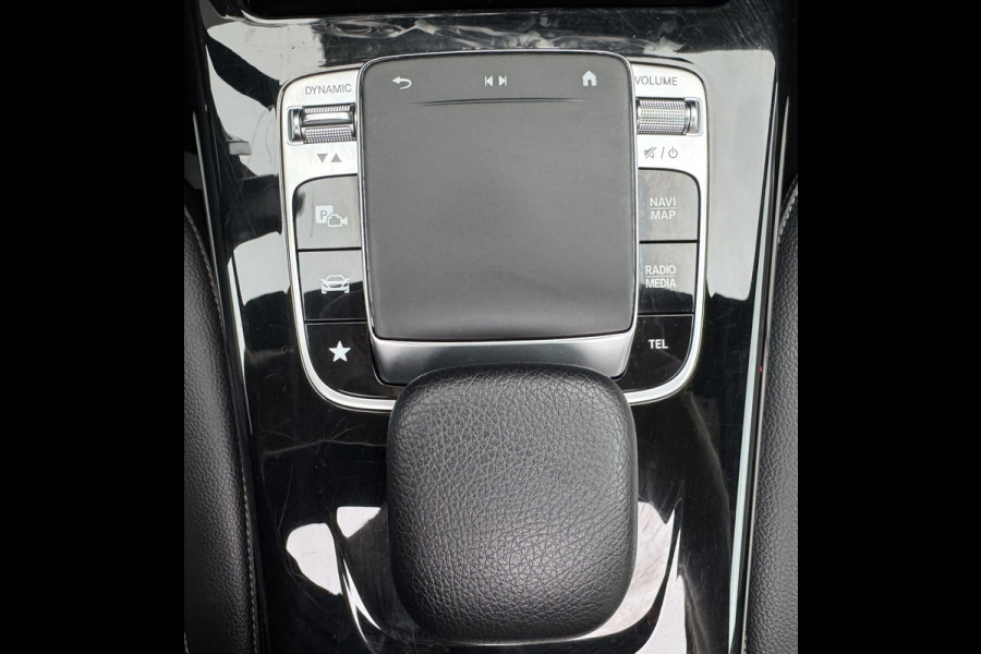 Mercedes-Benz A-Klasse 200 Business Solution AMG Line Pano Cilma Navi Carplay Stoelverw. OEM-sfeerverlichting Digitaaldash