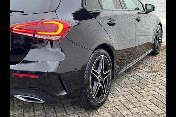 Mercedes-Benz A-Klasse 200 Business Solution AMG Line Pano Cilma Navi Carplay Stoelverw. OEM-sfeerverlichting Digitaaldash