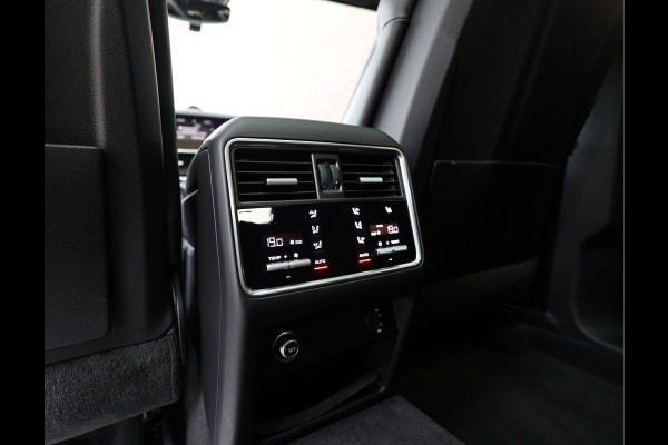 Porsche Cayenne Coupé 3.0 E-Hybrid | Pano - Sport Chrono - BOSE